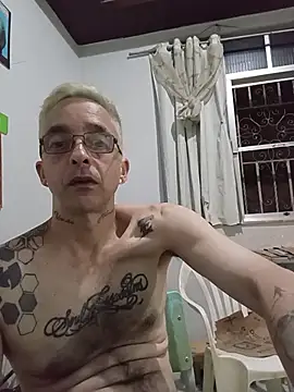 Snapshot of dinho_carioca chatting on January 13, 2026, 11:10 pm dinho carioca online show from January 13, 2026, 11:10 pm