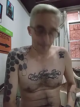 Snapshot of dinho_carioca chatting on January 14, 2026, 11:49 am dinho carioca online show from January 14, 2026, 11:49 am