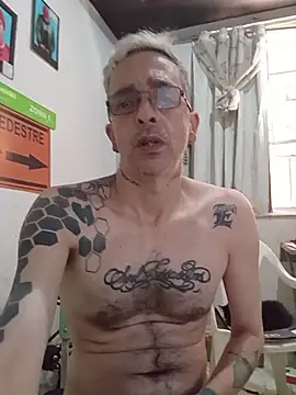 Snapshot of dinho_carioca chatting on February 1, 2026, 2:37 pm dinho carioca online show from February 1, 2026, 2:37 pm