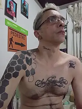 Snapshot of dinho_carioca chatting on February 6, 2026, 3:48 pm dinho carioca online show from February 6, 2026, 3:48 pm