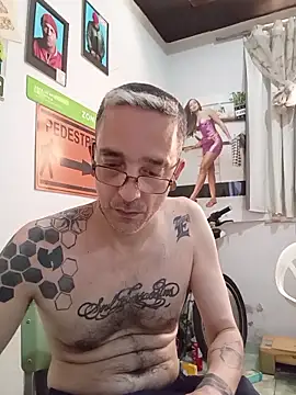 Snapshot of dinho_carioca chatting on February 18, 2026, 2:57 pm dinho carioca online show from February 18, 2026, 2:57 pm