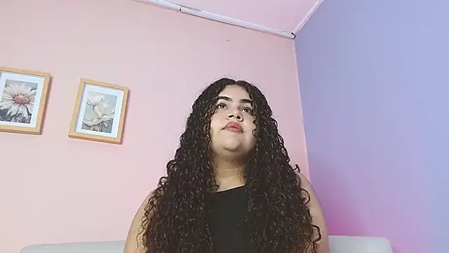 Snapshot of lourdes_moon22 chatting on September 24, 2025, 12:41 pm lourdes moon22 online show from September 24, 2025, 12:41 pm