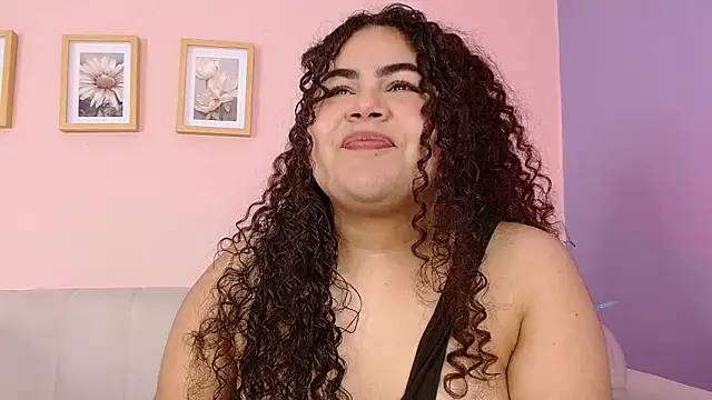 Snapshot of lourdes_moon22 chatting on October 20, 2025, 1:22 pm lourdes moon22 online show from October 20, 2025, 1:22 pm