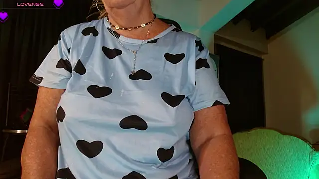 Snapshot of _SARAI_DUPONT chatting on February 15, 2026, 11:08 am SARAI DUPONT online show from February 15, 2026, 11:08 am