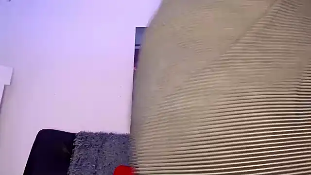 Snapshot of LAHILA_COOPERR chatting on October 16, 2025, 12:17 pm LAHILA COOPERR online show from October 16, 2025, 12:17 pm