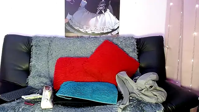 Snapshot of LAHILA_COOPERR chatting on October 22, 2025, 12:27 pm LAHILA COOPERR online show from October 22, 2025, 12:27 pm