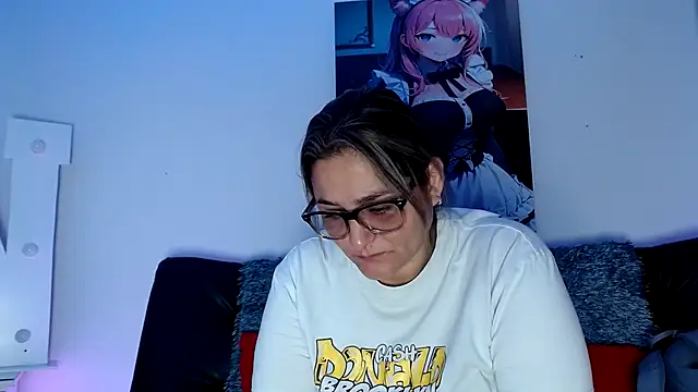 Snapshot of LAHILA_COOPERR chatting on October 24, 2025, 12:23 pm LAHILA COOPERR online show from October 24, 2025, 12:23 pm