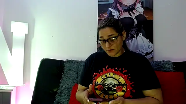 Snapshot of LAHILA_COOPERR chatting on October 30, 2025, 12:06 pm LAHILA COOPERR online show from October 30, 2025, 12:06 pm