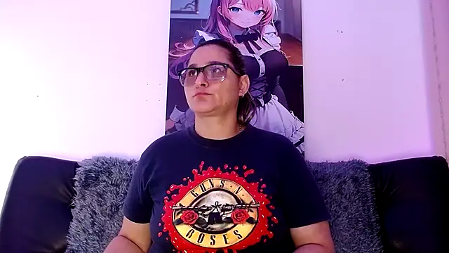 Snapshot of LAHILA_COOPERR chatting on November 21, 2025, 12:26 pm LAHILA COOPERR online show from November 21, 2025, 12:26 pm