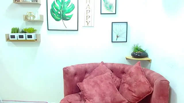 Snapshot of Aliciacute__ chatting on February 13, 2026, 7:54 pm Aliciacute online show from February 13, 2026, 7:54 pm