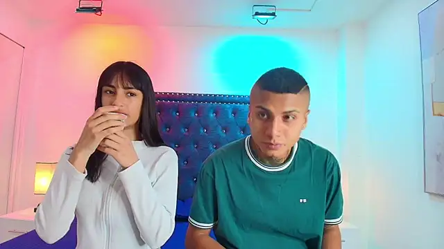 Snapshot of Damian_and_roxanne chatting on October 12, 2025, 12:48 pm Damian and roxanne online show from October 12, 2025, 12:48 pm