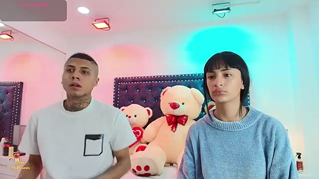 Snapshot of Damian_and_roxanne chatting on October 25, 2025, 12:34 pm Damian and roxanne online show from October 25, 2025, 12:34 pm