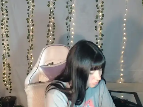 Snapshot of Zulema_R1 chatting on October 1, 2025, 6:19 am Zulema R1 online show from October 1, 2025, 6:19 am