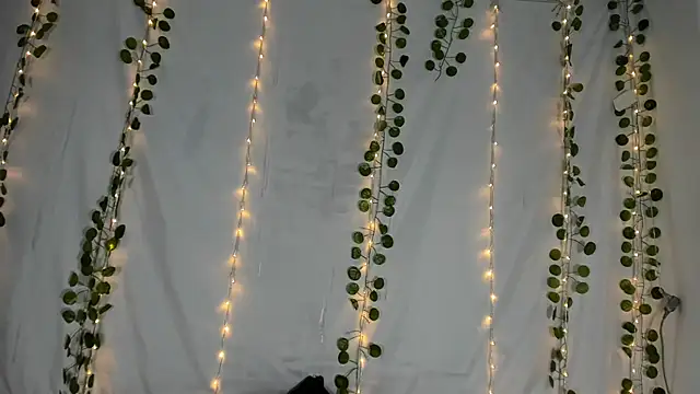 Snapshot of Zulema_R1 chatting on October 14, 2025, 3:18 am Zulema R1 online show from October 14, 2025, 3:18 am