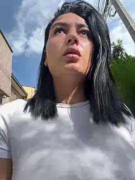 Scarlett 12 online show from September 11, 2025, 1:00 pm