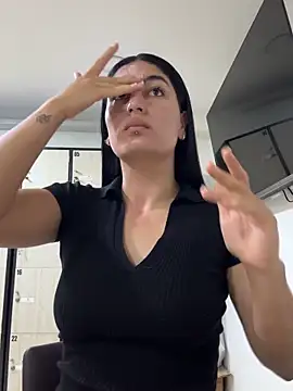 Scarlett 12 online show from September 25, 2025, 11:14 am