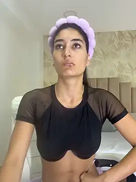 Scarlett 12 online show from April 13, 2026, 9:48 am