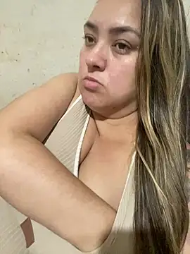 bruna438 online show from March 13, 2026, 10:33 am