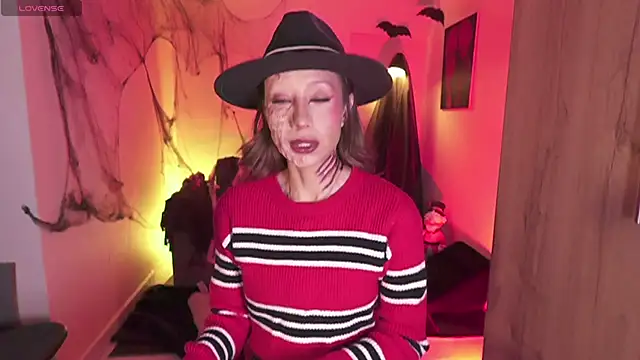 AnnaKimm online show from November 1, 2025, 12:01 am