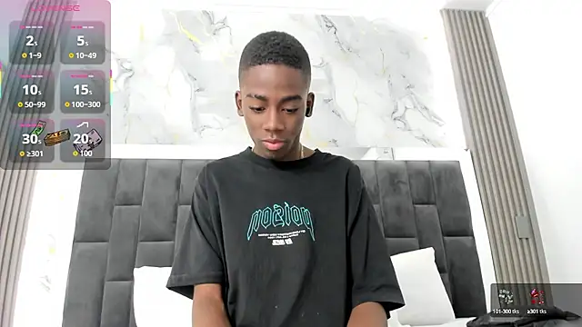 Snapshot of Alan_blacke chatting on October 10, 2025, 7:57 pm Alan blacke online show from October 10, 2025, 7:57 pm