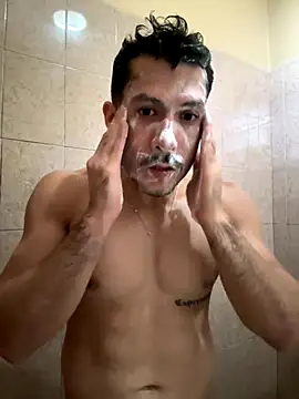 Snapshot of Darg98 chatting on September 24, 2025, 10:02 pm Darg98 online show from September 24, 2025, 10:02 pm