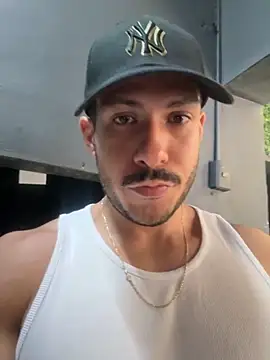 Snapshot of Darg98 chatting on September 25, 2025, 10:02 pm Darg98 online show from September 25, 2025, 10:02 pm