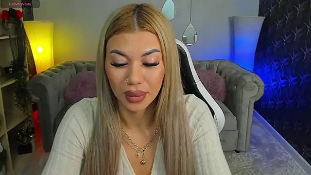 Snapshot of xPuka chatting on January 7, 2026, 5:15 pm xPuka online show from January 7, 2026, 5:15 pm