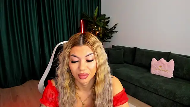 Snapshot of xPuka chatting on February 3, 2026, 4:56 pm xPuka online show from February 3, 2026, 4:56 pm