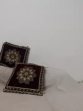 Snapshot of Miss_Riya20 chatting on October 17, 2025, 5:32 am Miss Riya20 online show from October 17, 2025, 5:32 am