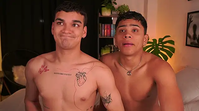 Snapshot of EROS_AND_ALAN chatting on October 5, 2025, 1:37 am EROS AND ALAN online show from October 5, 2025, 1:37 am