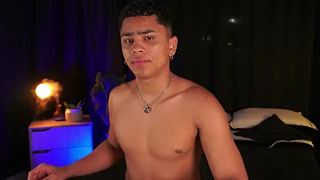 Snapshot of EROS_AND_ALAN chatting on November 2, 2025, 1:19 am EROS AND ALAN online show from November 2, 2025, 1:19 am