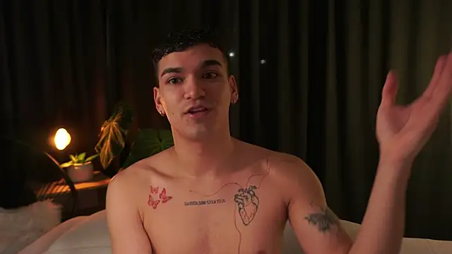 Snapshot of EROS_AND_ALAN chatting on January 6, 2026, 3:21 am EROS AND ALAN online show from January 6, 2026, 3:21 am