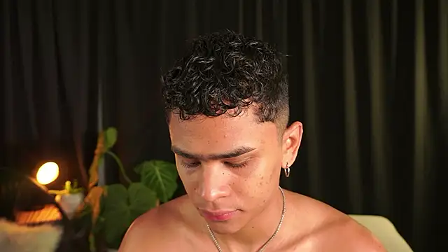 Snapshot of EROS_AND_ALAN chatting on February 4, 2026, 2:06 am EROS AND ALAN online show from February 4, 2026, 2:06 am