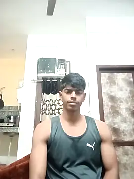 Snapshot of monster_33 chatting on February 4, 2026, 5:52 pm monster 33 online show from February 4, 2026, 5:52 pm