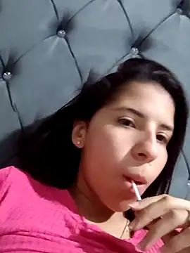 Snapshot of Liagni0 chatting on September 10, 2025, 12:32 am Liagni0 online show from September 10, 2025, 12:32 am