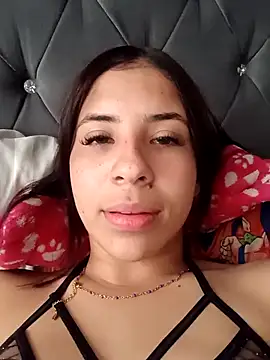 Snapshot of Liagni0 chatting on October 29, 2025, 3:47 pm Liagni0 online show from October 29, 2025, 3:47 pm