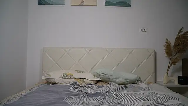 KaeliaScorch online show from September 29, 2025, 1:16 pm