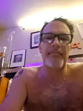 Snapshot of Slinkypoppet chatting on November 9, 2025, 10:24 am Slinkypoppet online show from November 9, 2025, 10:24 am