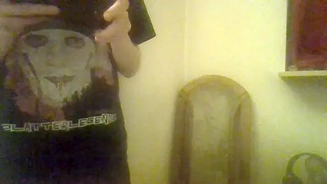 Snapshot of your_boy_toy18 chatting on October 8, 2025, 10:29 pm your boy toy18 online show from October 8, 2025, 10:29 pm