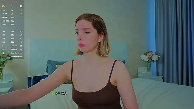  sophielov online show from April 30, 2026, 6:20 am