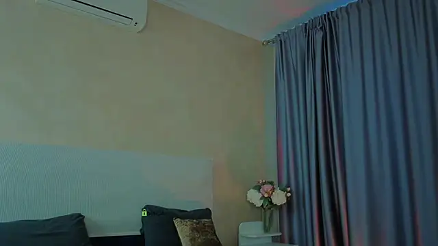  sophielov online show from May 16, 2026, 2:41 am