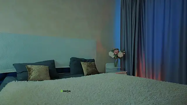  sophielov online show from May 17, 2026, 3:04 am