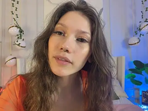 MaryNixon  online show from May 17, 2026, 5:16 am