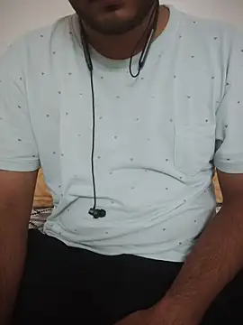 Snapshot of riyamore9623 chatting on November 23, 2025, 11:10 am riyamore9623 online show from November 23, 2025, 11:10 am