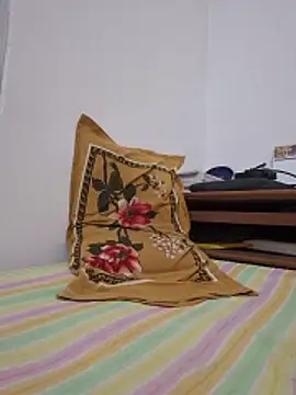 Snapshot of riyamore9623 chatting on February 22, 2026, 10:14 am riyamore9623 online show from February 22, 2026, 10:14 am