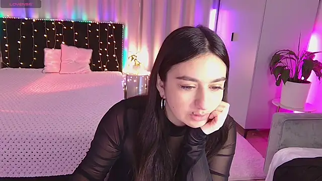 Snapshot of Lola_Sparks chatting on September 23, 2025, 6:05 am Lola Sparks online show from September 23, 2025, 6:05 am