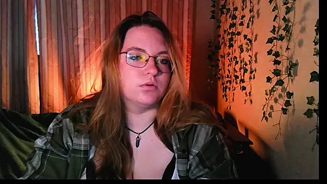 Snapshot of ZayaRush chatting on October 14, 2025, 1:23 pm ZayaRush online show from October 14, 2025, 1:23 pm