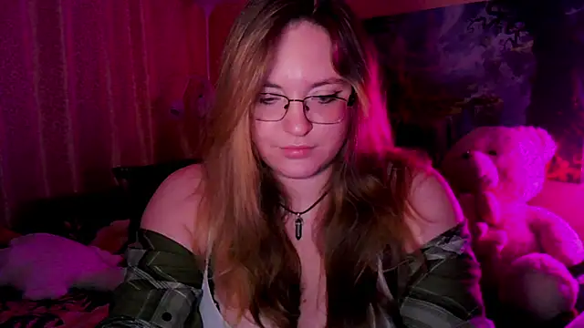 Snapshot of ZayaRush chatting on November 3, 2025, 7:15 pm ZayaRush online show from November 3, 2025, 7:15 pm