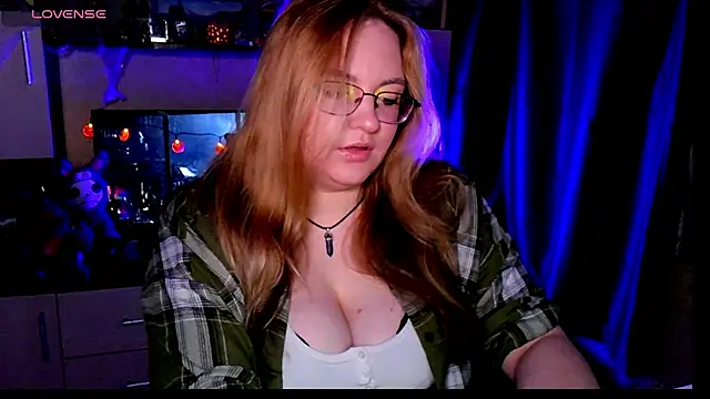 Snapshot of ZayaRush chatting on November 11, 2025, 11:21 am ZayaRush online show from November 11, 2025, 11:21 am