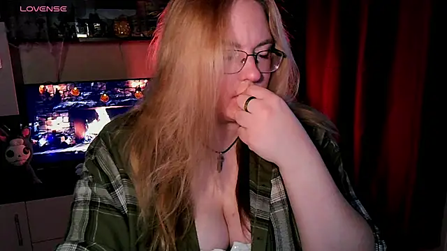 Snapshot of ZayaRush chatting on November 14, 2025, 10:14 am ZayaRush online show from November 14, 2025, 10:14 am